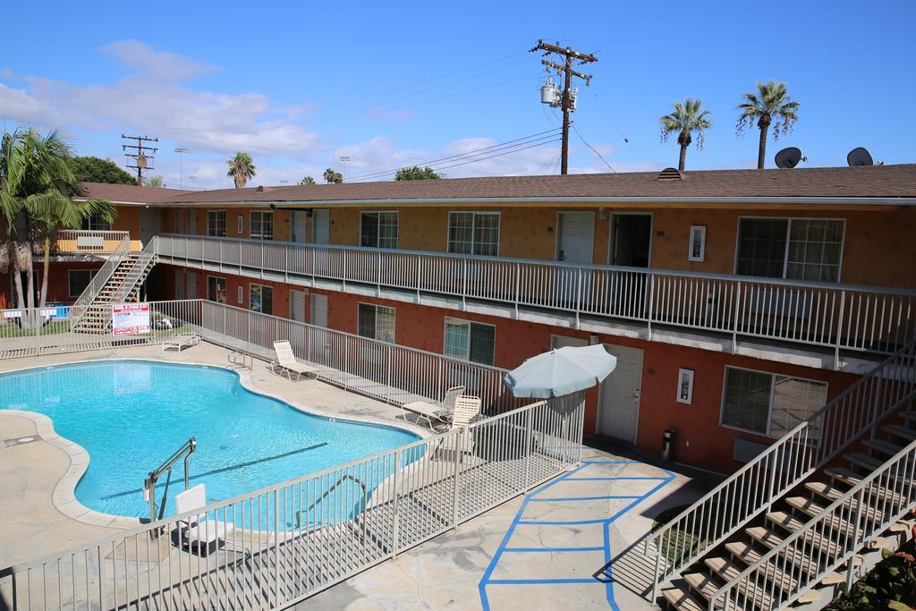 Chateau Inn & Suites Downey Exteriér fotografie