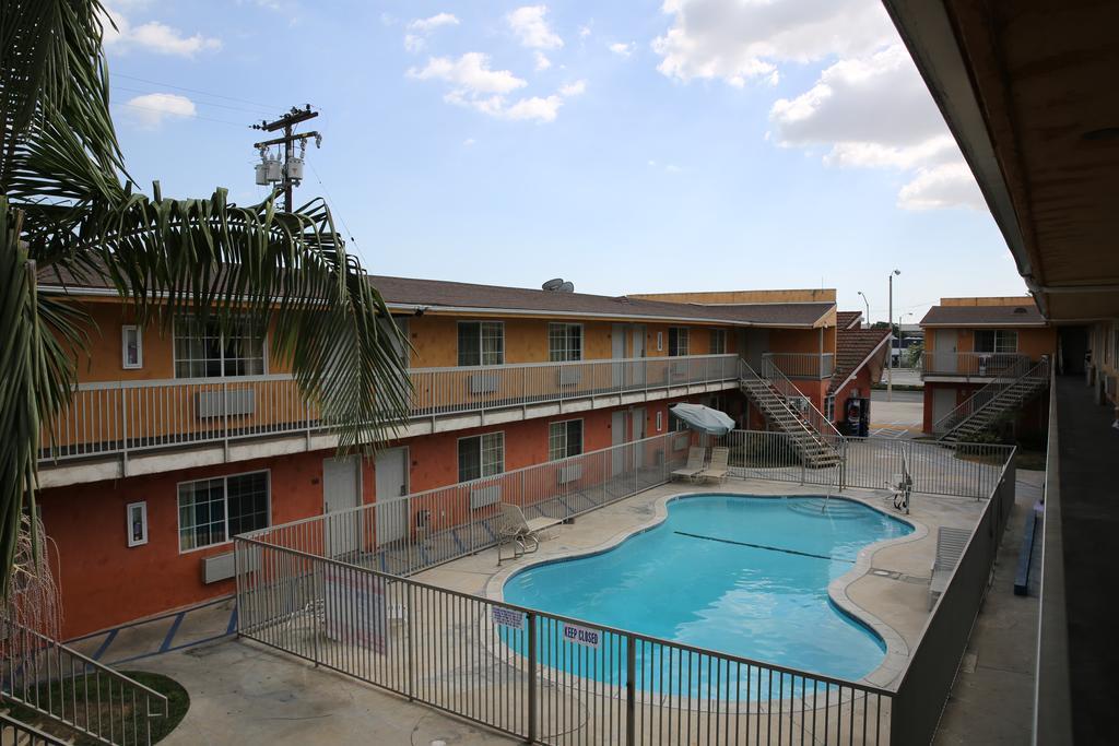 Chateau Inn & Suites Downey Exteriér fotografie
